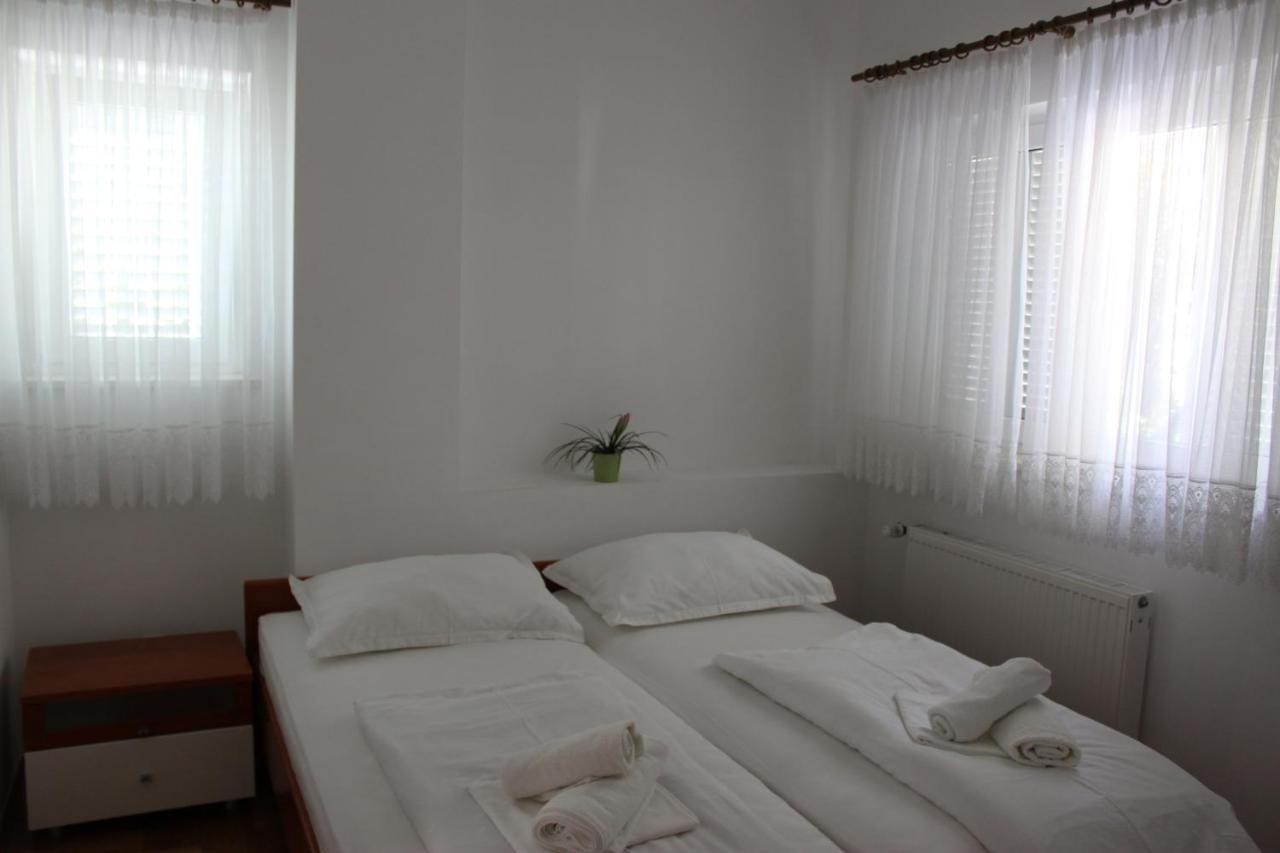 Pile Apartments 4 أوميس المظهر الخارجي الصورة